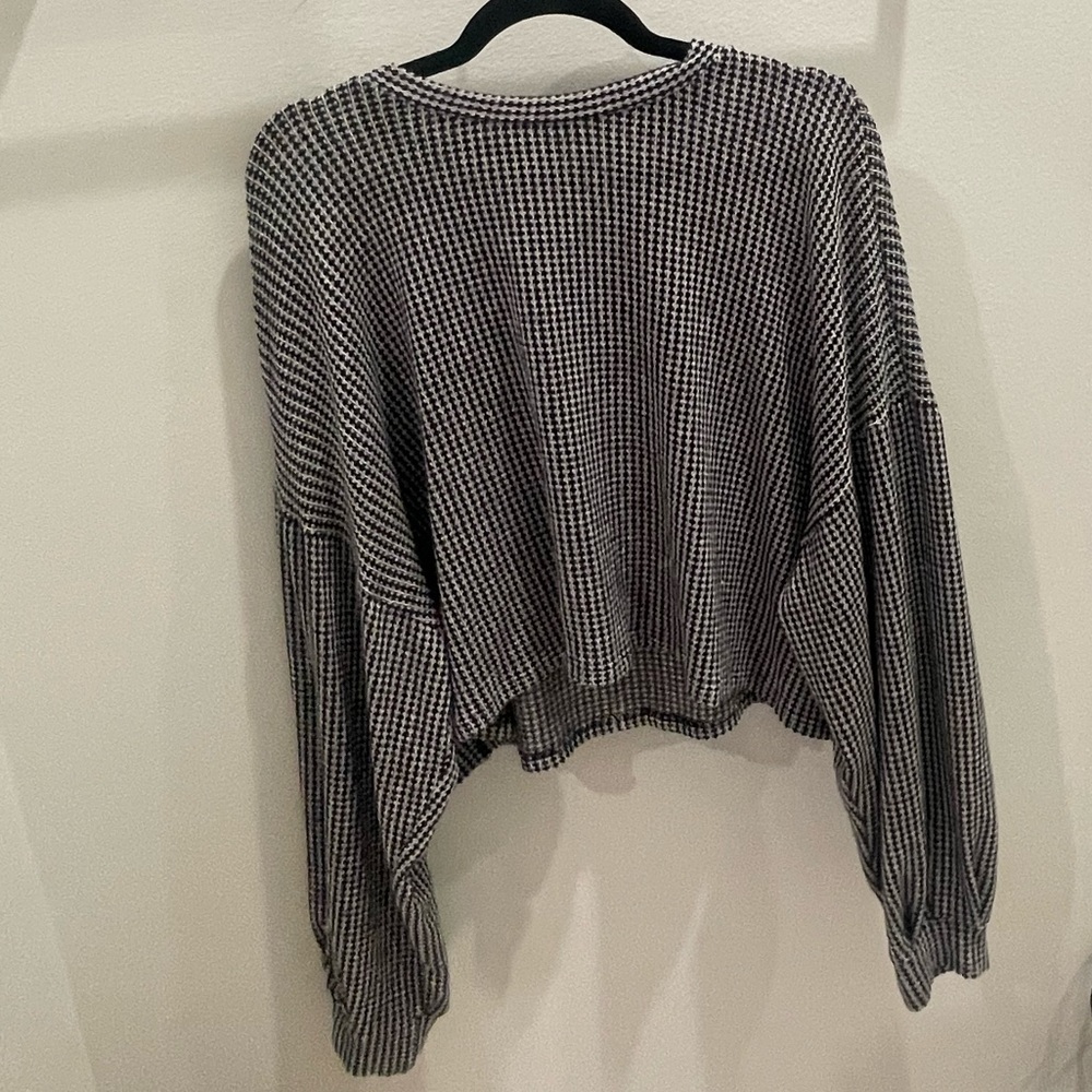 Soft cropped sweater great condition